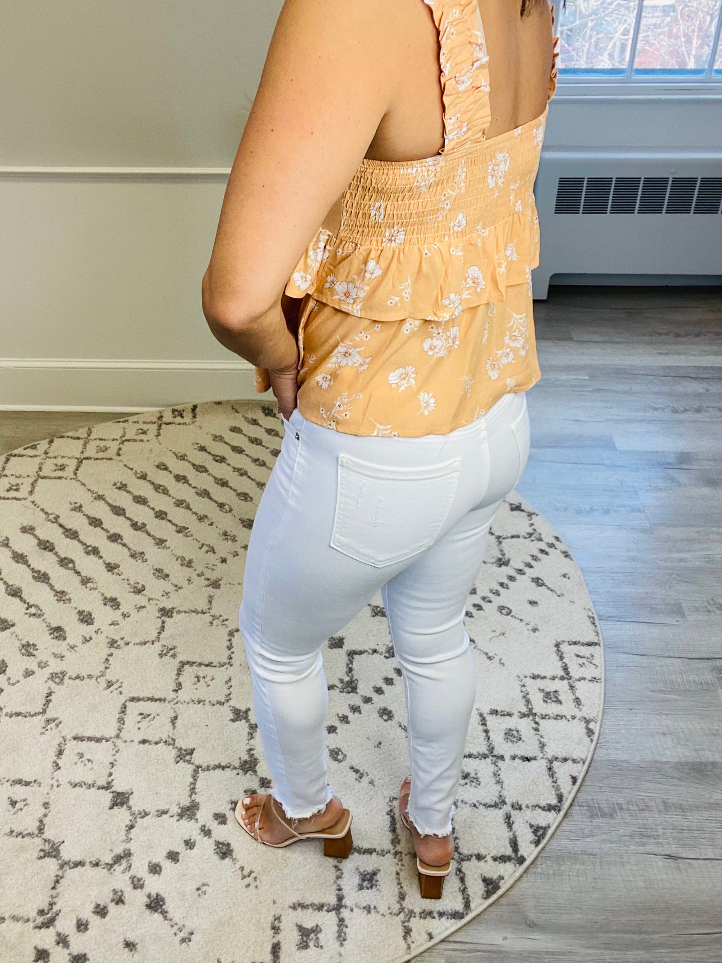 SWEETHEART FLORAL TOP APRICOT Shai Blu
